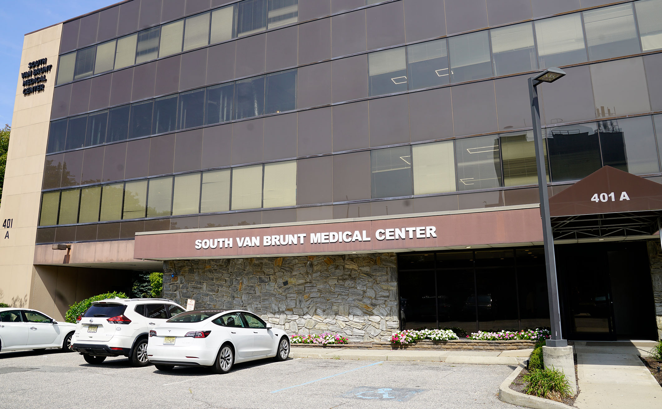 TMS Health Center | Daily TMS Sessions,  Post-Treatment Support and Progress Monitoring and Adjustments